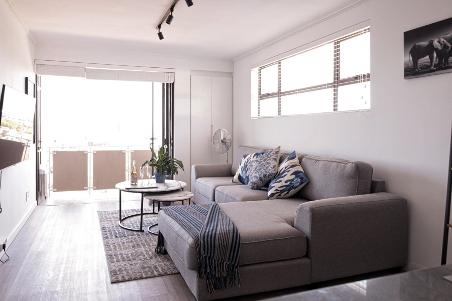 To Let 2 Bedroom Property for Rent in Green Point Western Cape